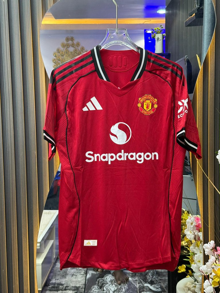 MAN UTD 2025 HOME KIT - PLAYER VERSION