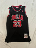 MITCHELL & NESS CHICAGO BULLS MICHAEL JORDAN #23 1997-98 HARDWOOD CLASSICS BLACK ALTERNATE JERSEY.