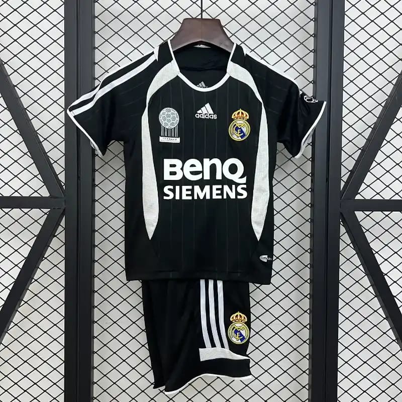 REAL MADRID AWAY 2006-07 RETRO FOOTBALL KID'S JERSEY- [ FULL SET ]